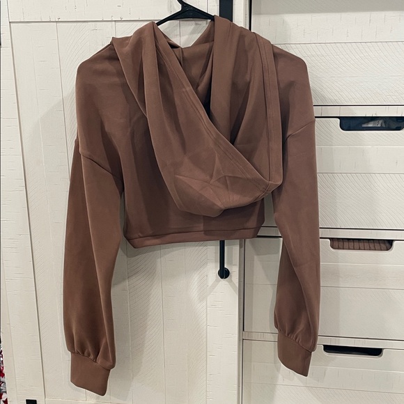 Buff Bunny Luxe Cropped Hoodie - Picture 4 of 6